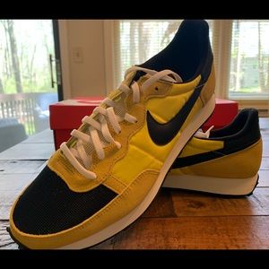 *NEW* Size 11 Nike Challenger OG Yellow/Black-LAST WEEK FOR THESE